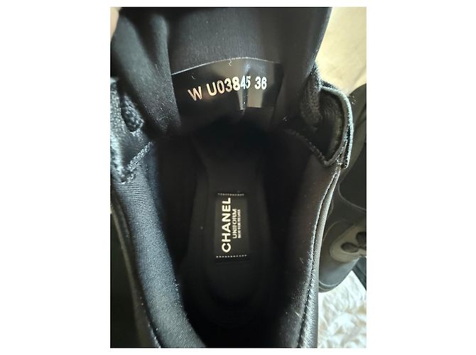 Classique Baskets Chanel en cuir noir - vue 5