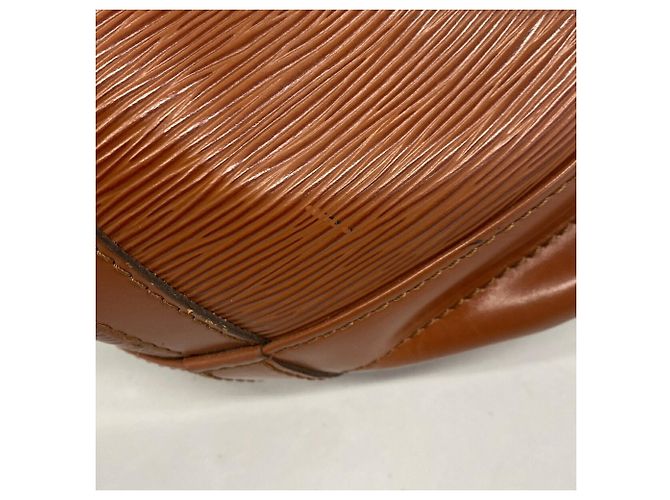 Borsa a tracolla Louis Vuitton Epi Noe Marrone - vista 11