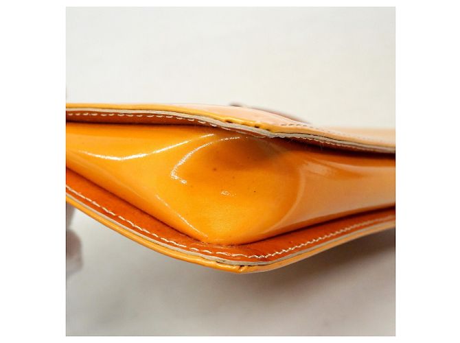 Louis Vuitton Vernis Lexington Pouch Beige - Ansicht 10
