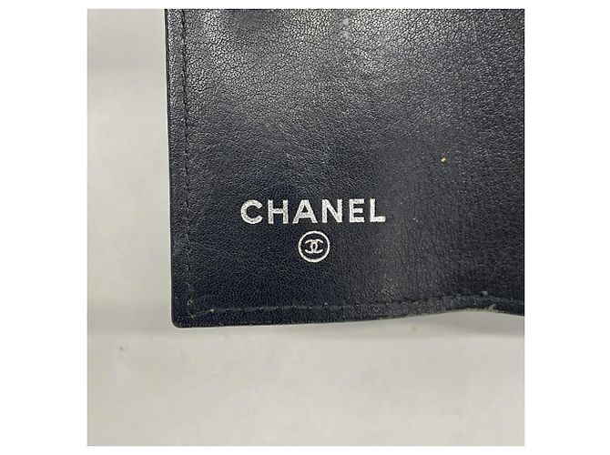 Porta-chaves Chanel em couro de bezerro grão preto - vista 4