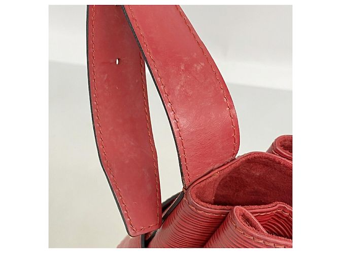 Louis Vuitton Epi Sac Depaule GM Shoulder Bag Rosso - vista 7