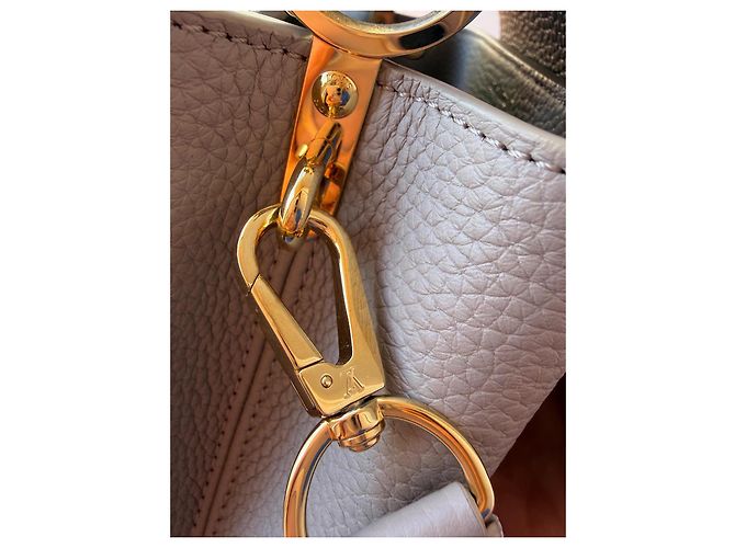 Louis Vuitton Capucines Handtasche Grau Leder Gold hardware - Ansicht 4