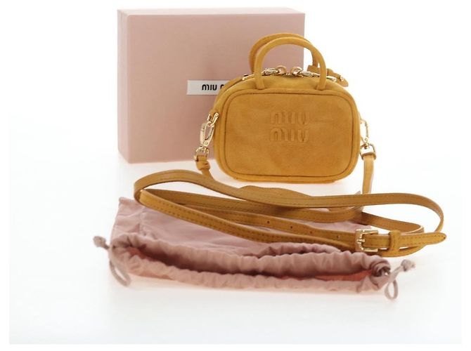 Borsa Micro Miu Miu in camoscio 2way Yellow Gold Auth 203262M D'oro Giallo - vista 12