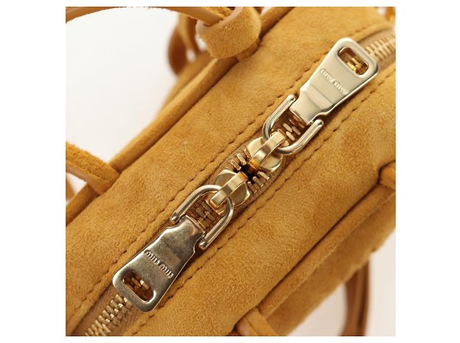 Borsa Micro Miu Miu in camoscio 2way Yellow Gold Auth 203262M D'oro Giallo - vista 22