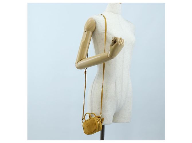 Borsa Micro Miu Miu in camoscio 2way Yellow Gold Auth 203262M D'oro Giallo - vista 25