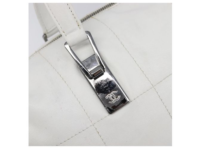 Borsa Boston CHANEL Choco Bar in pelle bianca e argento CC Auth 203440V Bianco - vista 18
