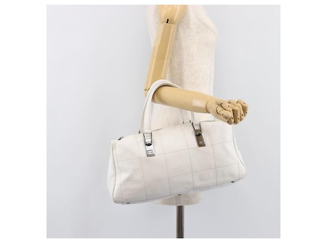 Borsa Boston CHANEL Choco Bar in pelle bianca e argento CC Auth 203440V Bianco - vista 27