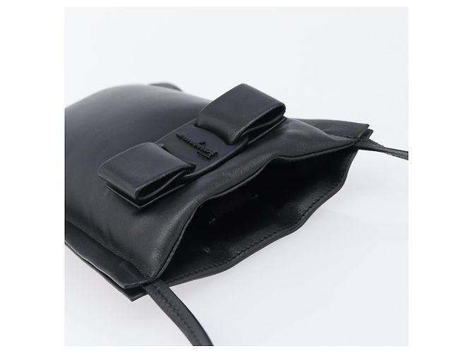 Salvatore Ferragamo Vala Shoulder Pouch Leather Black Auth 202598V Nero - vista 6