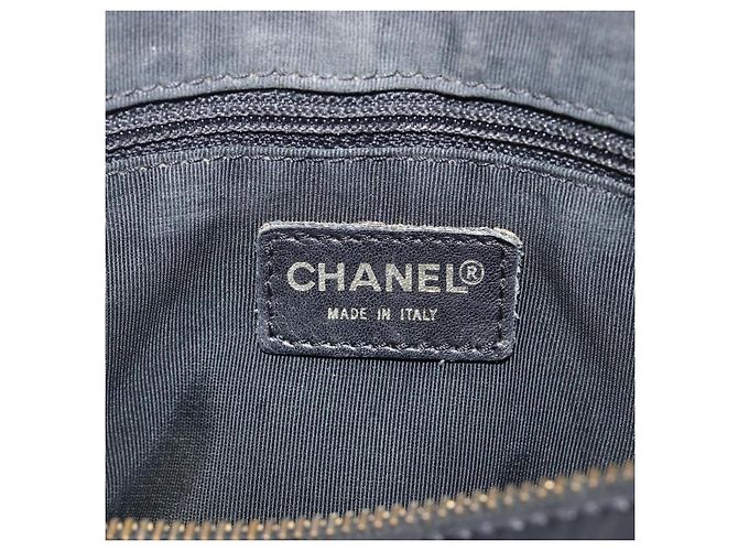 Borsa a mano CHANEL Choco Bar in pelle d'agnello nera e oro CC Auth 204075V Nero D'oro - vista 18