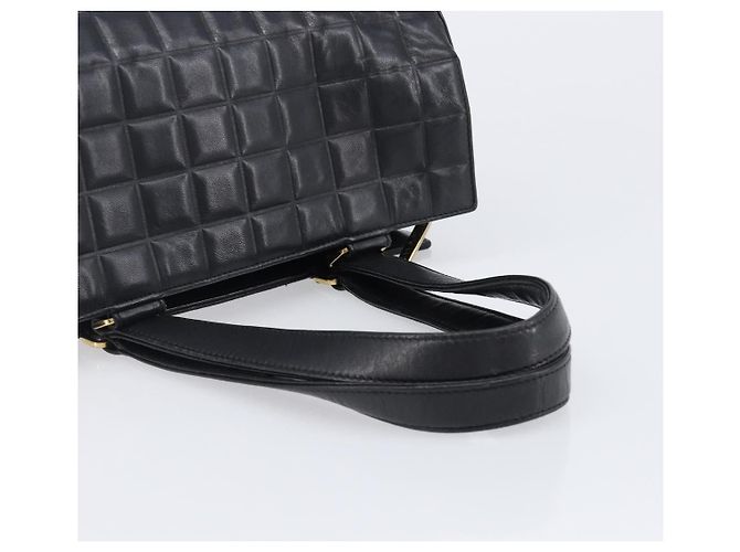 Borsa a mano CHANEL Choco Bar in pelle d'agnello nera e oro CC Auth 204075V Nero D'oro - vista 7