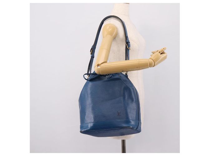 Borsa a tracolla LOUIS VUITTON Epi Noe Blu M44005 LV Auth BA15580 - vista 19
