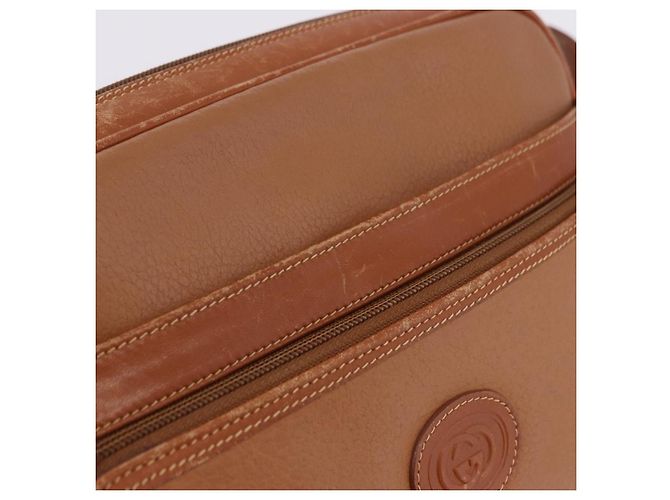 Borsa a tracolla GUCCI in pelle beige tono oro 001 22 1053 Auth ka6226 - vista 2