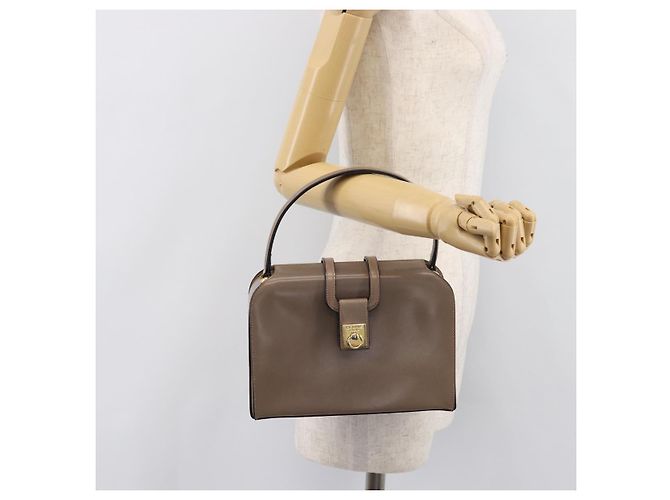 Céline Sac à main CELINE Cuir Beige Or Auth 204424 Doré - vue 26
