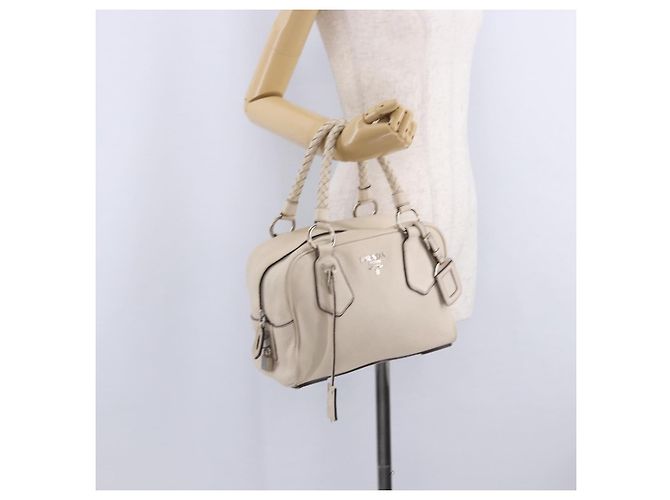 PRADA Handtasche aus Leder weiß silber Auth 204740A - Ansicht 29