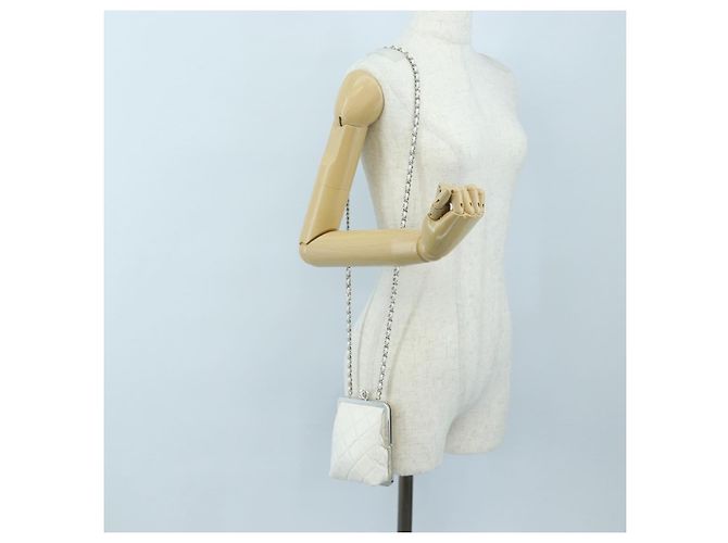 Borsa a tracolla CHANEL Matelasse con catena in pelle d'agnello bianca argento CC Auth 200768M Bianco - vista 26