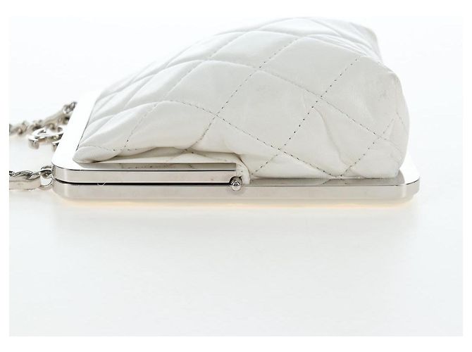 Borsa a tracolla CHANEL Matelasse con catena in pelle d'agnello bianca argento CC Auth 200768M Bianco - vista 3