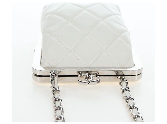 Borsa a tracolla CHANEL Matelasse con catena in pelle d'agnello bianca argento CC Auth 200768M Bianco - vista 6