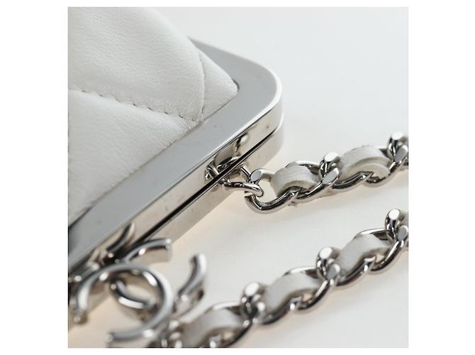 Borsa a tracolla CHANEL Matelasse con catena in pelle d'agnello bianca argento CC Auth 200768M Bianco - vista 8