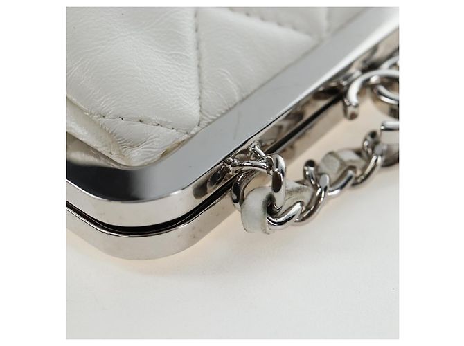 Borsa a tracolla CHANEL Matelasse con catena in pelle d'agnello bianca argento CC Auth 200768M Bianco - vista 9