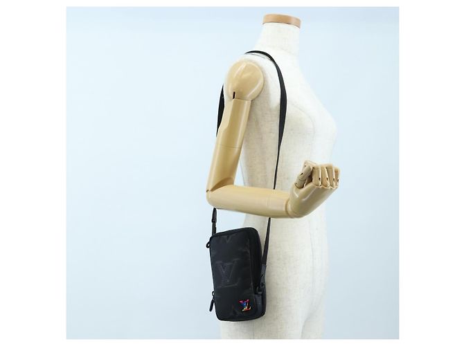 LOUIS VUITTON 3D monogram Double Phone Pouch Black M80141 LV Auth 203158M Negro - vista 33