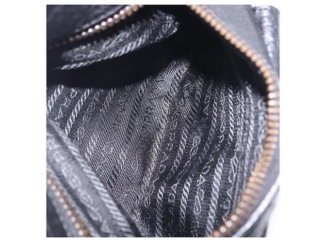 Borsa a tracolla PRADA in pelle e nylon Nero Oro Auth am12600V D'oro - vista 35