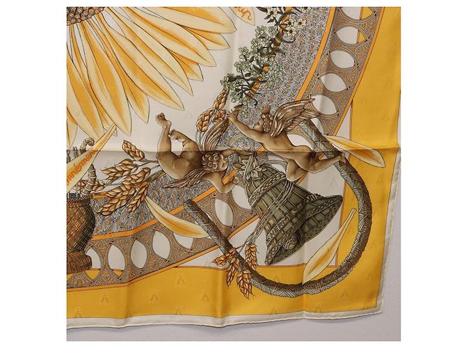 Hermès Pañuelo HERMES Carre 90 de Seda Amarillo Auth 198387M - vista 10