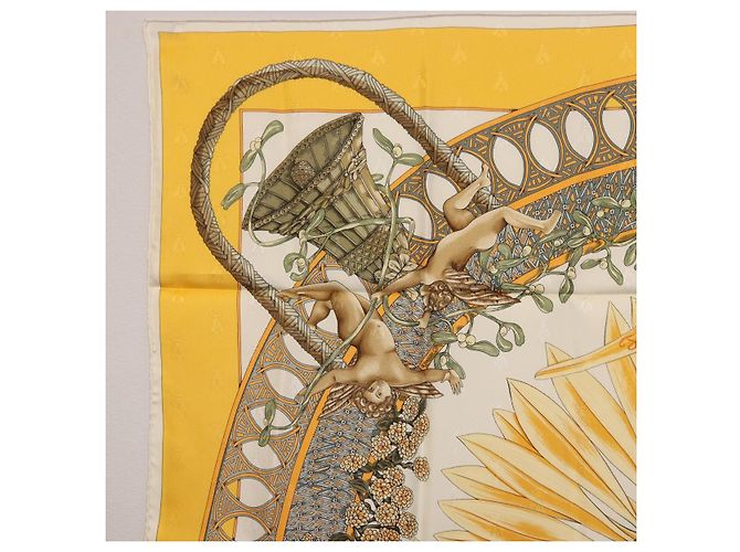 Hermès Pañuelo HERMES Carre 90 de Seda Amarillo Auth 198387M - vista 2
