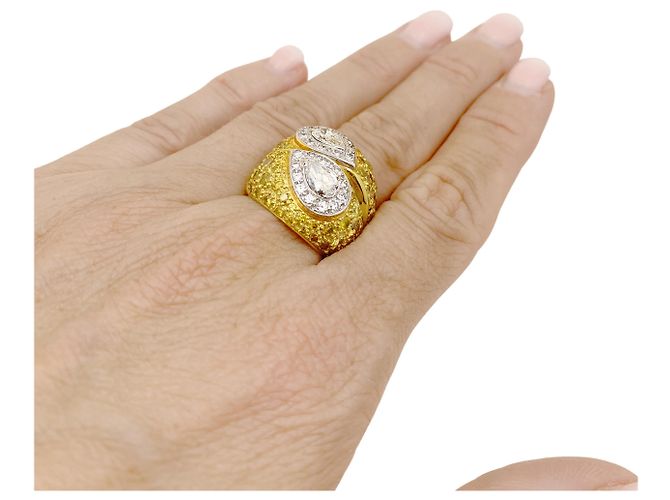 Autre Marque Anello cocktail in oro giallo, oro bianco, zaffiri gialli e diamanti. - vista 7
