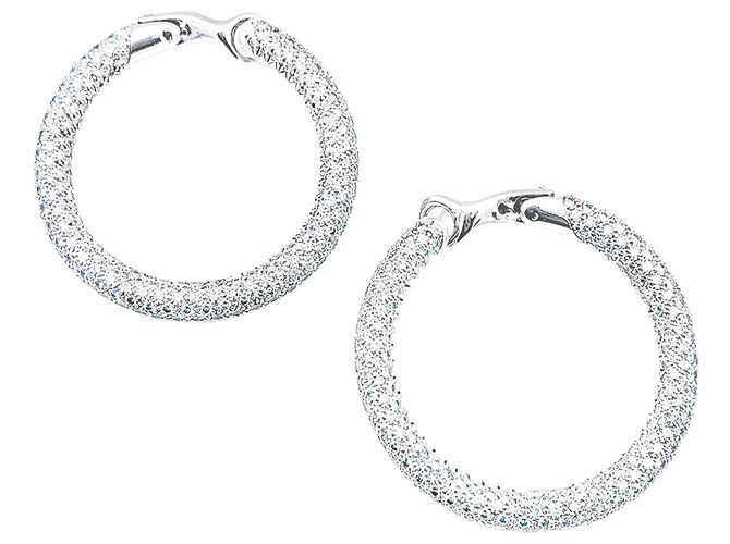 Orecchini a cerchio "Tube", Chaumet, oro bianco e diamanti. - vista 2
