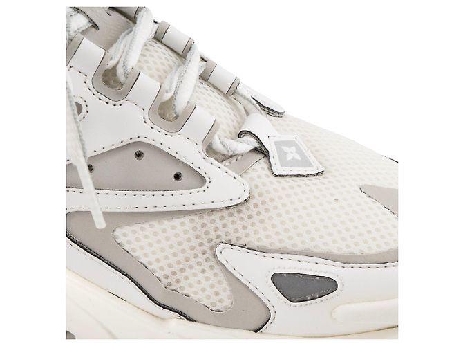 LOUIS VUITTON - Sneakers Runner Tatic Louis Vuitton in pelle e tela grigia e bianca (T41) Argento - vista 6