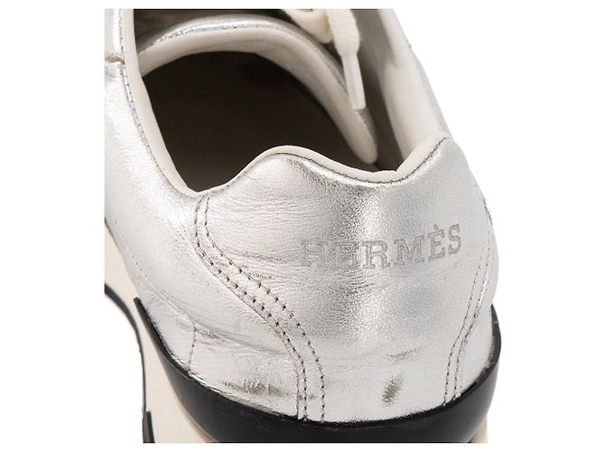 HERMÈS - Trail Hermès Sneaker aus silbernem Metallic-Leder (T36,5) Metallisch - Ansicht 6