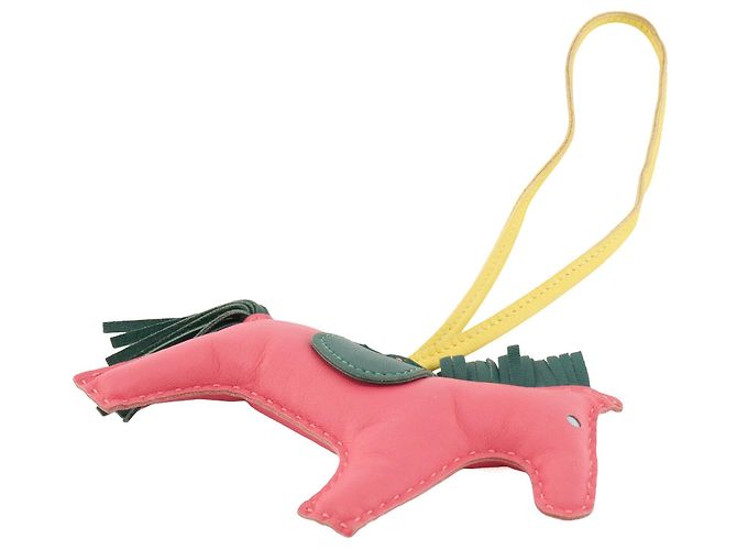 HERMÈS - Accessorio per borsa Rodeo Hermès in pelle rosa e verde - vista 4