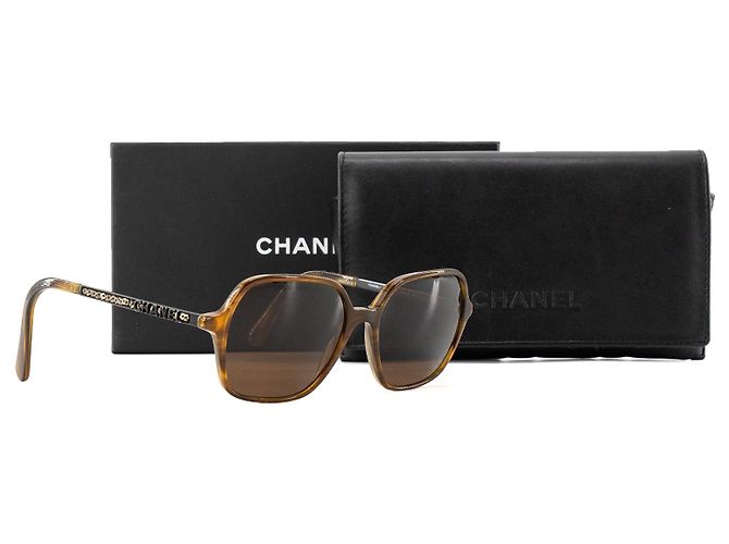 CHANEL - Occhiali da sole Chanel in acetato marrone e paillettes ricamate - vista 6