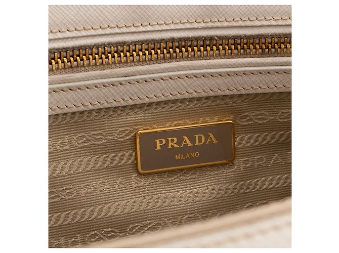 PRADA - Borsa a tracolla Galleria Prada in pelle martellata bianca Bianco - vista 17