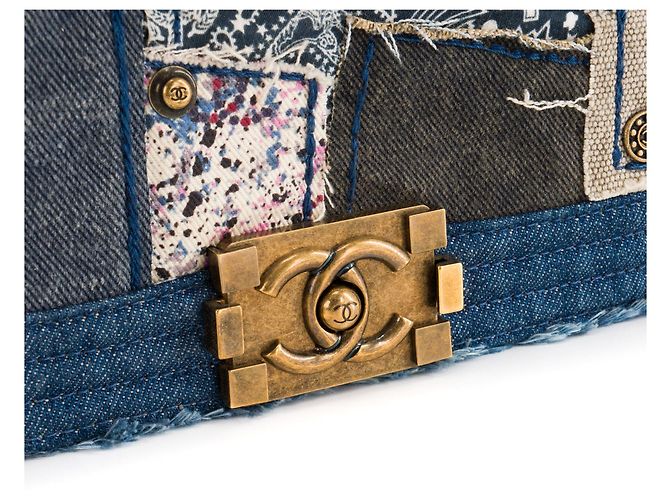 CHANEL - Chanel Boy Schultertasche medium aus blauem Patchwork-Denim - Ansicht 5