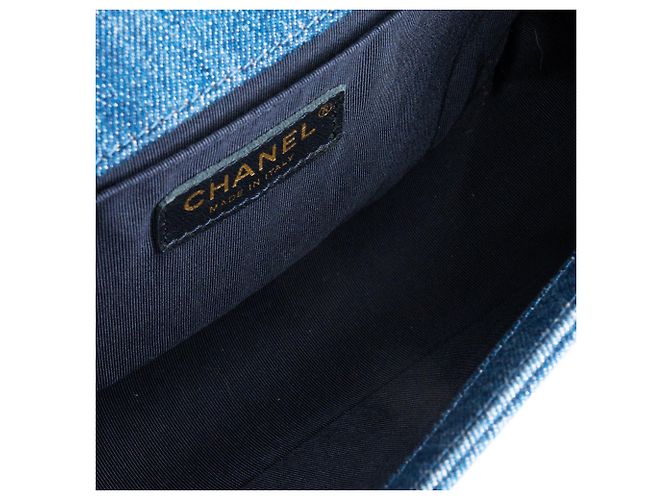 CHANEL - Chanel Boy Schultertasche medium aus blauem Patchwork-Denim - Ansicht 7