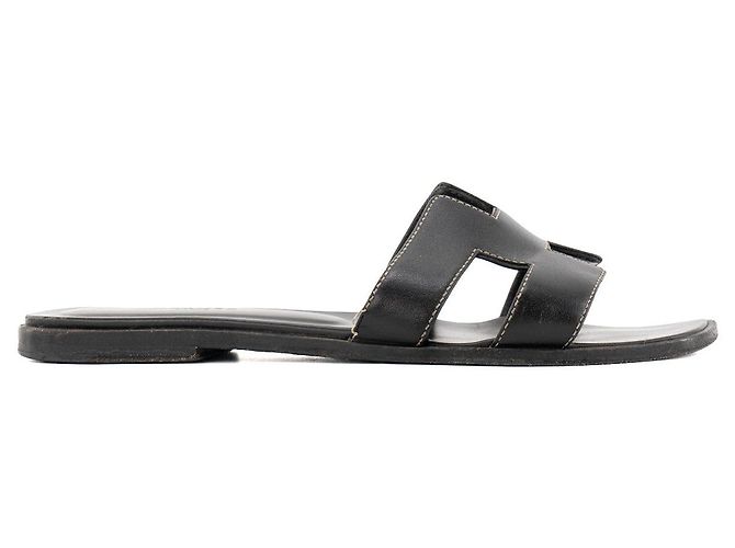 HERMÈS - Sandali Oran Hermès in pelle liscia nera (T37,5) Nero - vista 2