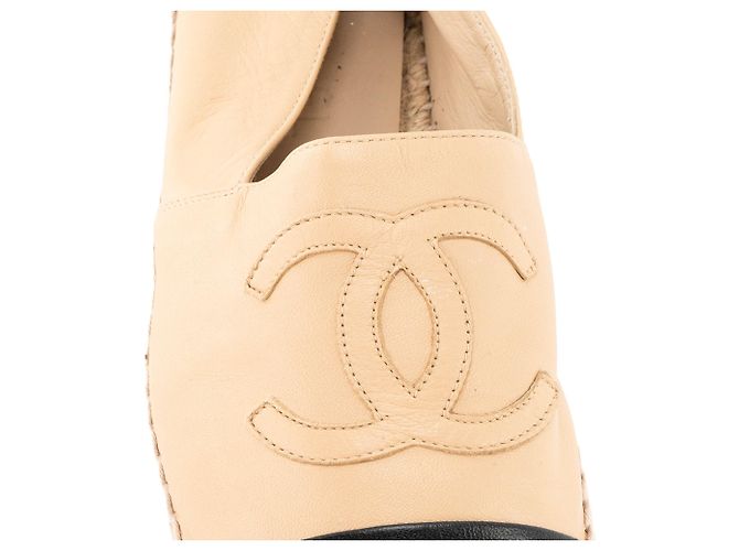 CHANEL - Espadrillas Chanel in pelle e rafia beige e nero (T38) - vista 4