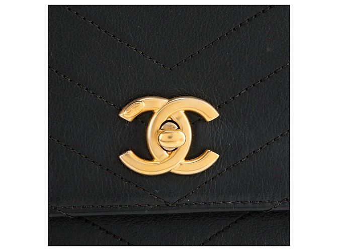 CHANEL - Borsa a tracolla Top Handle Medium Chanel in pelle chevron e pelle esotica pitone nera Nero - vista 5