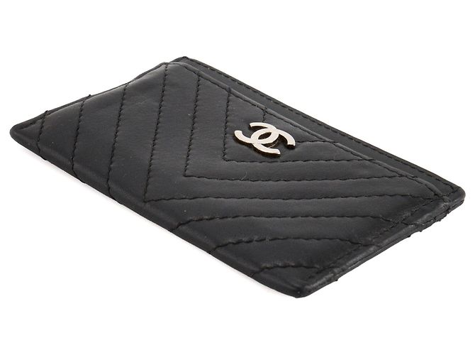 CHANEL - Classic/Timeless Chanel Kartenetui aus schwarzem Chevron-Leder - Ansicht 3