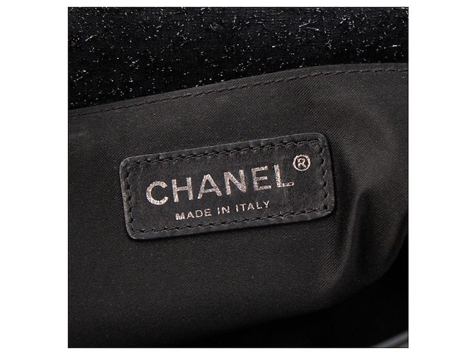 CHANEL - Borsa a tracolla Classique/Timeless Jumbo Chanel in patchwork nero edizione limitata - vista 5