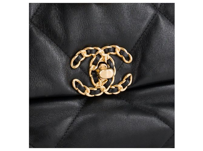 CHANEL - Borsa a tracolla Chanel 19 modello grande in pelle liscia nera Nero - vista 5