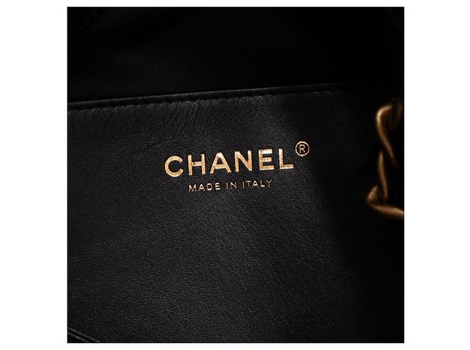 CHANEL - Borsa a tracolla Chanel 25 Large in pelle caviar nera Nero - vista 8