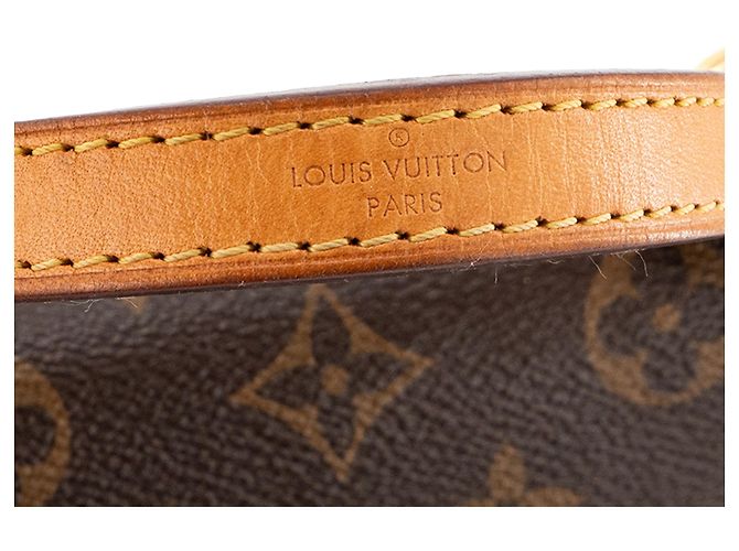 LOUIS VUITTON - Borsa a tracolla Louis Vuitton Cluny BB in tela monogram coated Marrone - vista 7