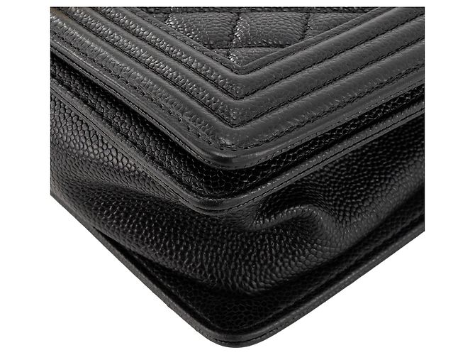 CHANEL - Borsa a tracolla Chanel Boy medium in pelle caviar nera Nero - vista 7