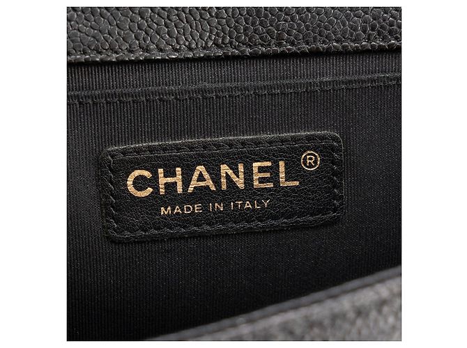 CHANEL - Borsa a tracolla Chanel Boy medium in pelle caviar nera Nero - vista 8