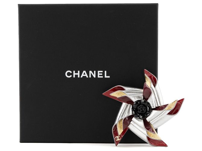 CHANEL - Spilla Moulin Chanel in pelle bordeaux e argento - vista 5