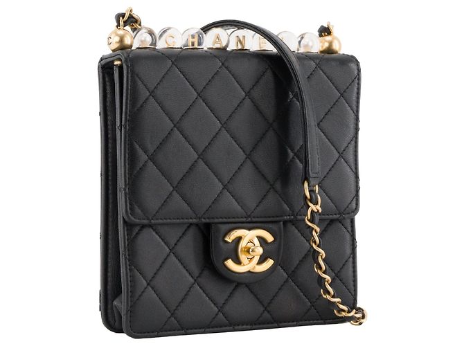CHANEL - Sac à bandoulière Chic Pearls Chanel en cuir lisse noir édition limitée - vue 2