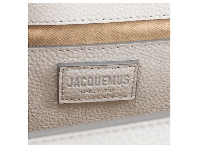 JACQUEMUS - Borsa a tracolla Le Bambinou Jacquemus in pelle grana grossa grigio chiaro - vista 7