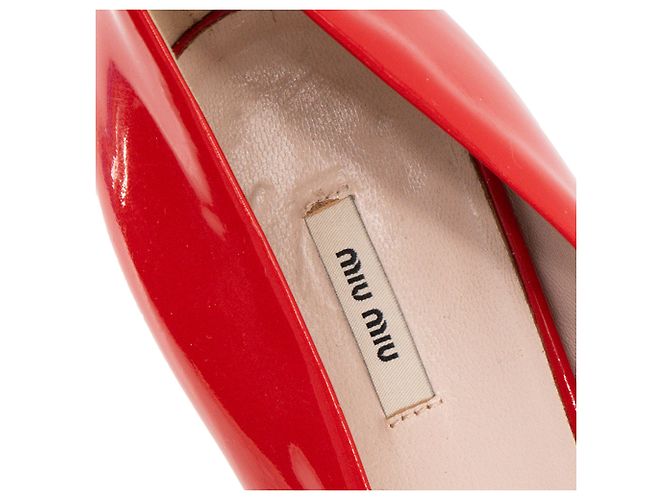 MIU MIU - Miu Miu Pumps aus rotem Lackleder (T37) - Ansicht 6